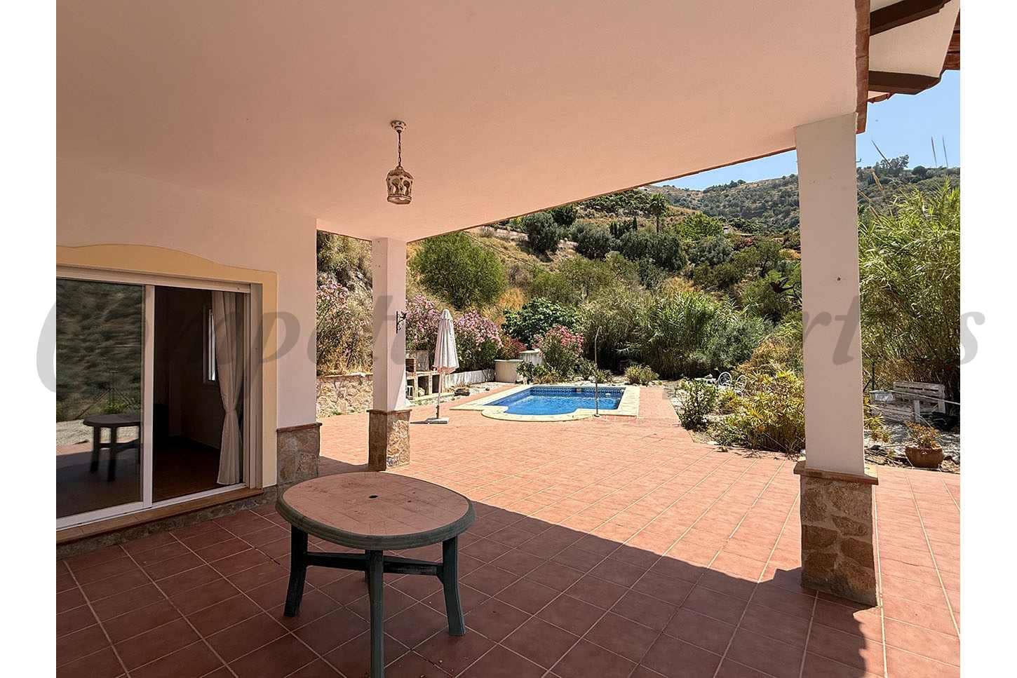 4 bedroom Villa for sale in Competa - € 329,900 (Ref: 9079677)