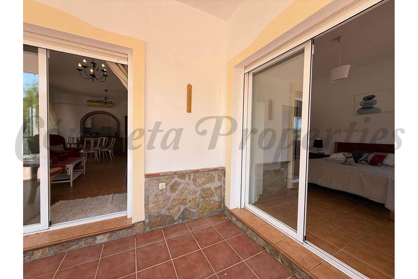 4 bedroom Villa for sale in Competa - € 329,900 (Ref: 9079677)