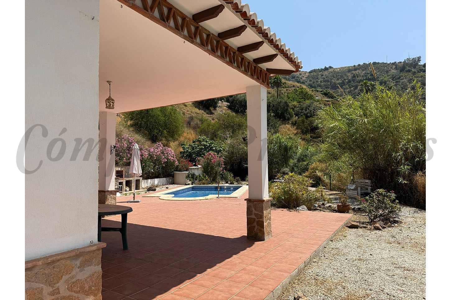 4 bedroom Villa for sale in Competa - € 329,900 (Ref: 9079677)