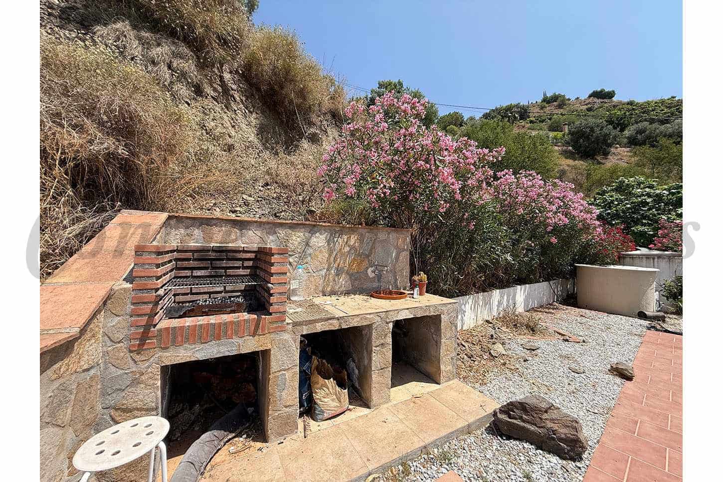 4 bedroom Villa for sale in Competa - € 329,900 (Ref: 9079677)