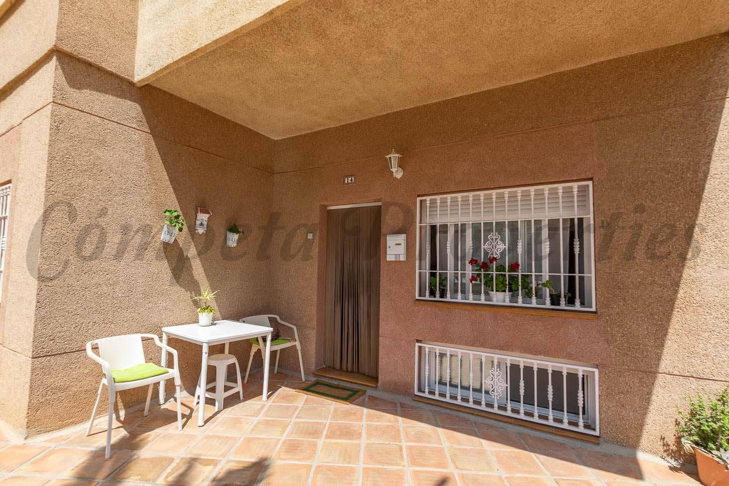 3 slaapkamer Appartement te huur in Torrox-Costa met zwembad - € 700 (Ref: 9086143)