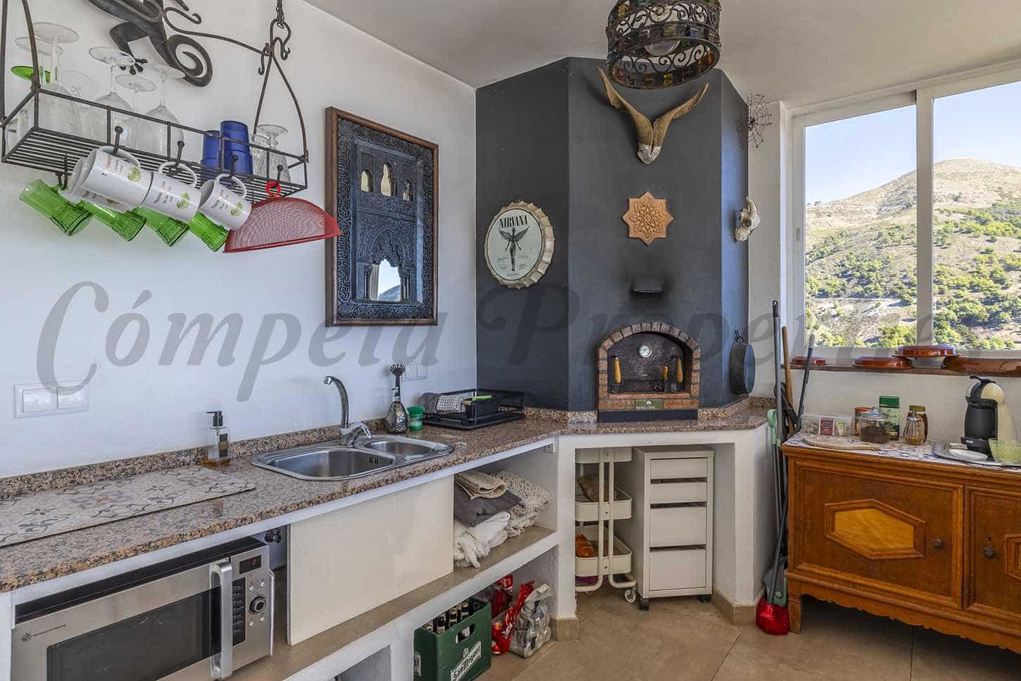 4 Zimmer Villa zu verkaufen in Competa mit Pool - 995.000 € (Ref: 9095565)