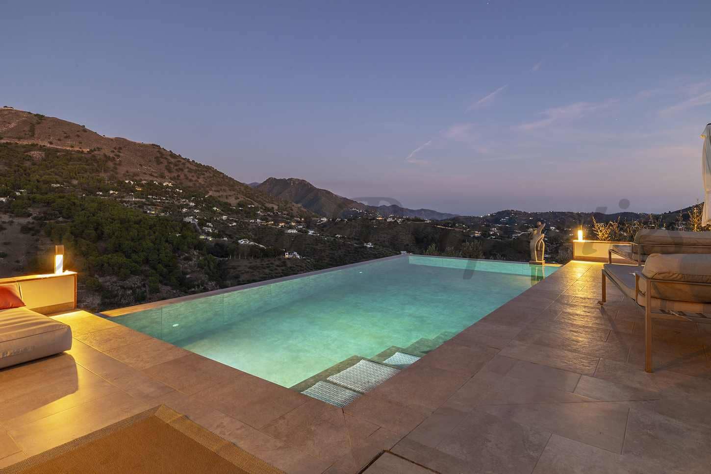 4 Zimmer Villa zu verkaufen in Competa mit Pool - 995.000 € (Ref: 9095565)