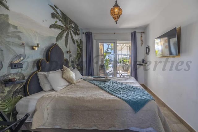 Chalet de 4 habitaciones en Cómpeta en venta con piscina - 995.000 € (Ref: 9095565)