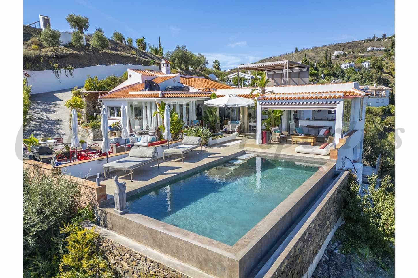 4 Zimmer Villa zu verkaufen in Competa mit Pool - 995.000 € (Ref: 9095565)