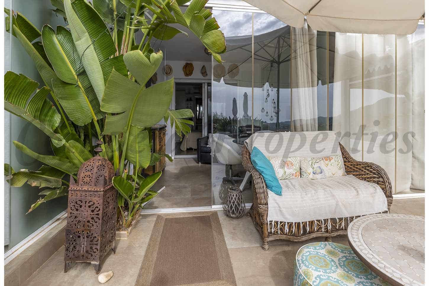 4 Zimmer Villa zu verkaufen in Competa mit Pool - 995.000 € (Ref: 9095565)