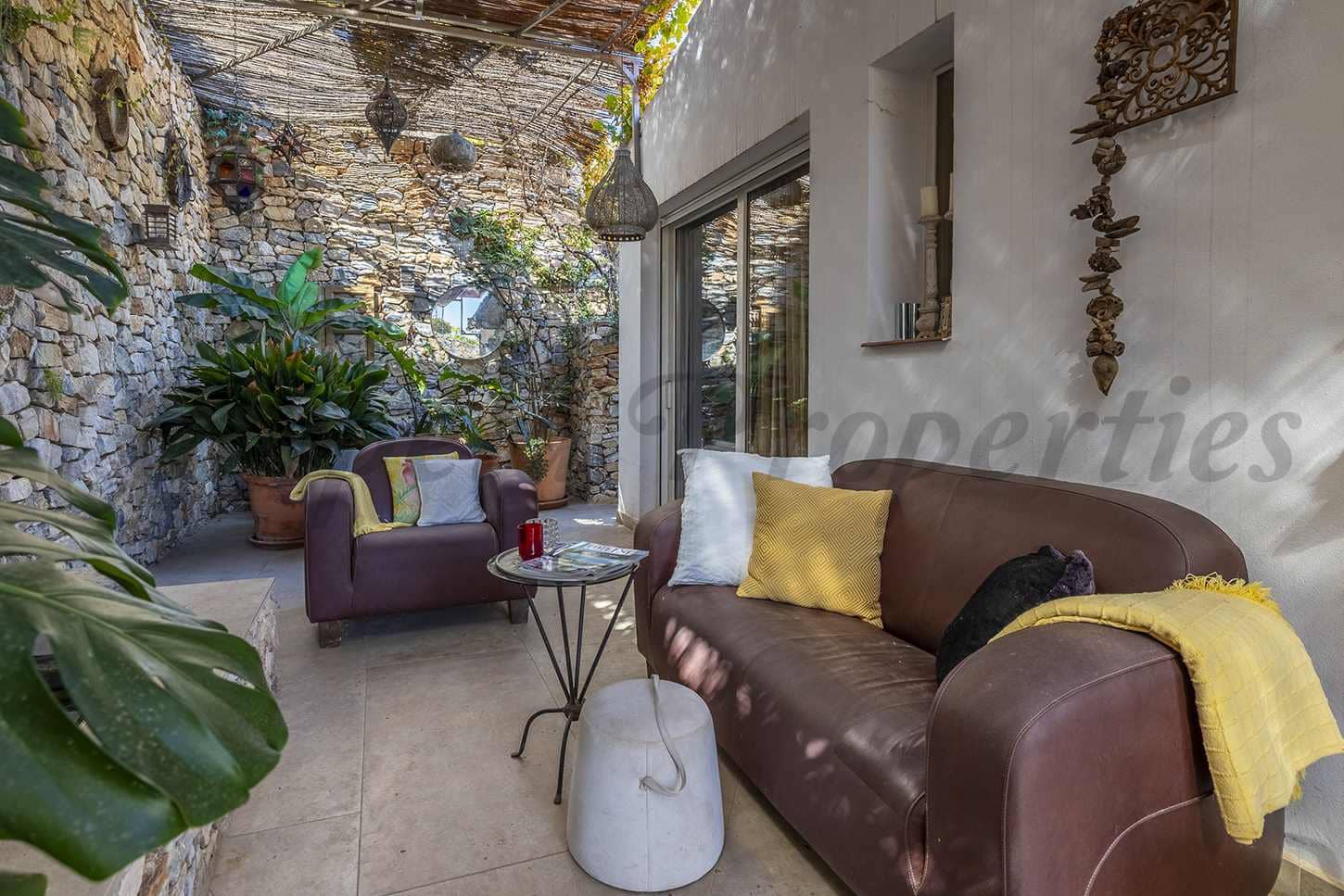 4 Zimmer Villa zu verkaufen in Competa mit Pool - 995.000 € (Ref: 9095565)