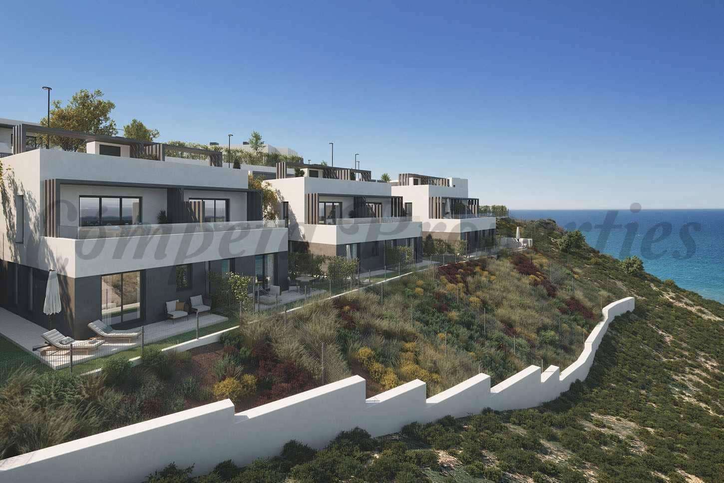3 soveværelse Byhus til salg i Torrox-Costa med swimmingpool garage - € 388.000 (Ref: 9095716)