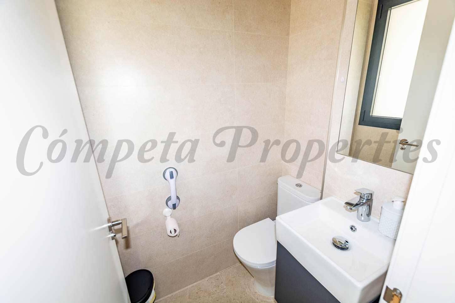 3 soveværelse Villa til salg i Torrox-Costa med swimmingpool garage - € 595.000 (Ref: 9103156)