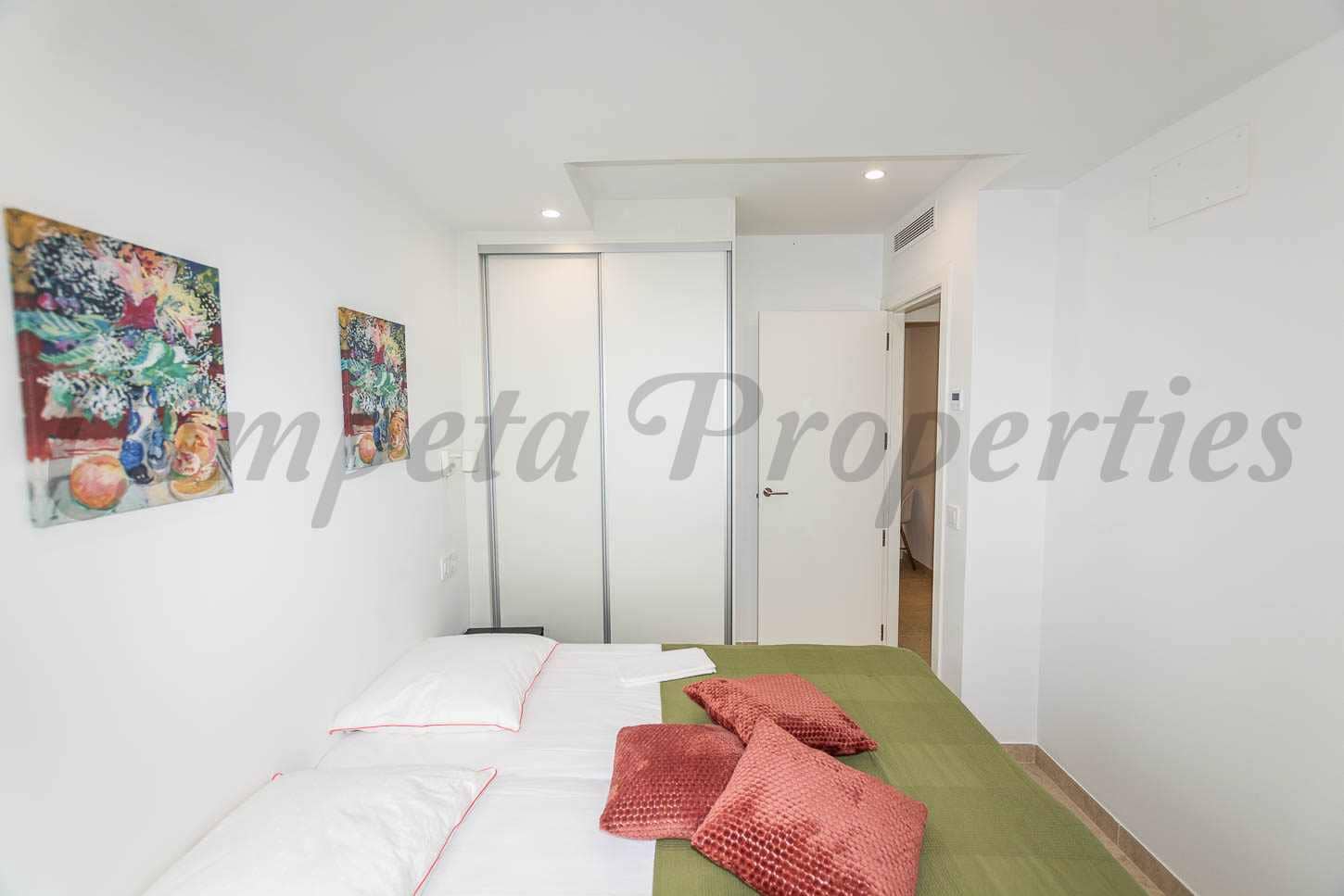 3 soveværelse Villa til salg i Torrox-Costa med swimmingpool garage - € 595.000 (Ref: 9103156)