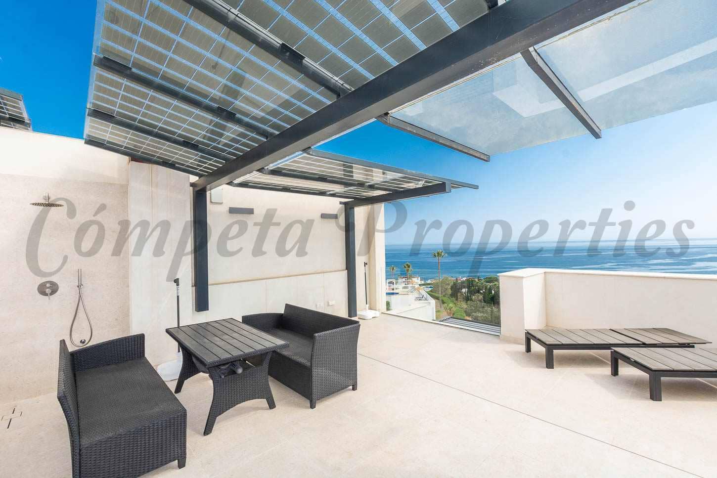 3 soveværelse Villa til salg i Torrox-Costa med swimmingpool garage - € 595.000 (Ref: 9103156)