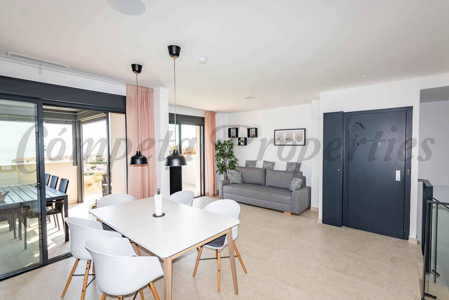 3 soveværelse Villa til salg i Torrox-Costa med swimmingpool garage - € 595.000 (Ref: 9103156)