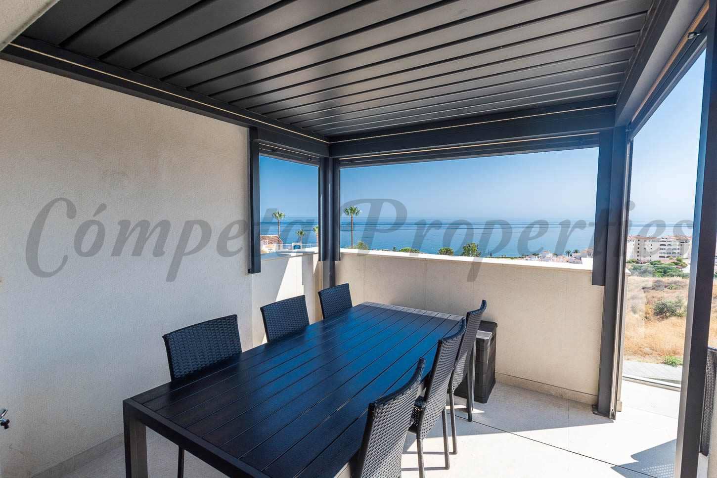 3 soveværelse Villa til salg i Torrox-Costa med swimmingpool garage - € 595.000 (Ref: 9103156)