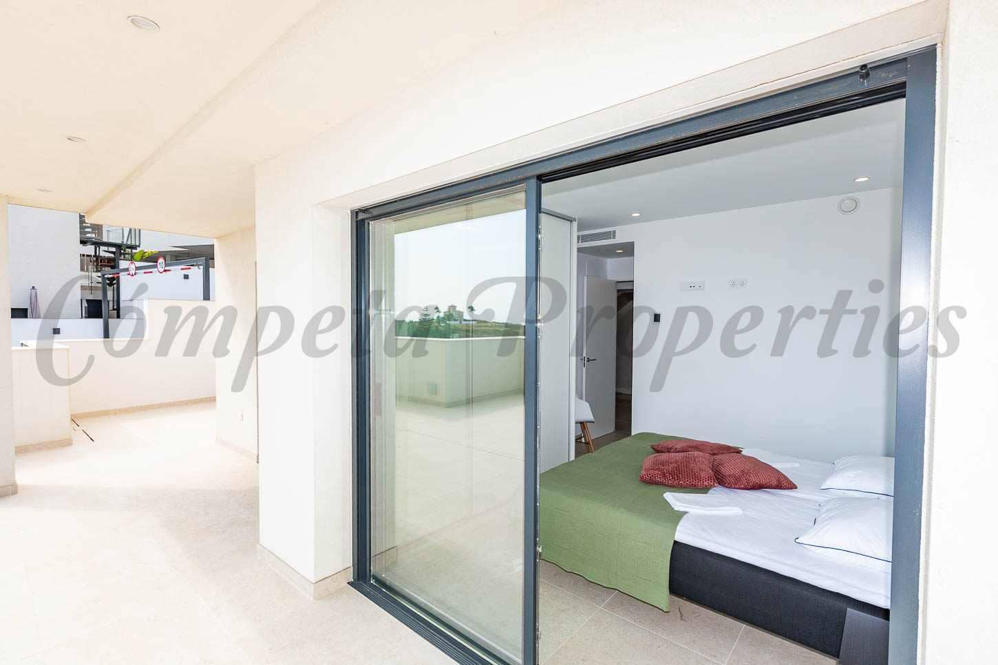 3 soveværelse Villa til salg i Torrox-Costa med swimmingpool garage - € 595.000 (Ref: 9103156)