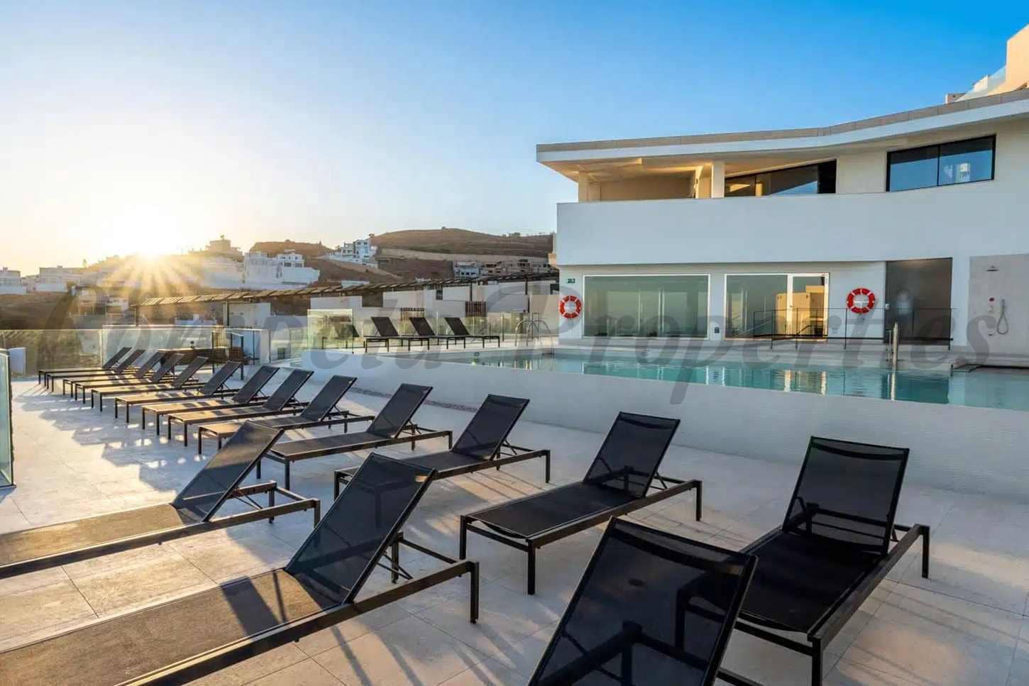 3 soveværelse Villa til salg i Torrox-Costa med swimmingpool garage - € 595.000 (Ref: 9103156)