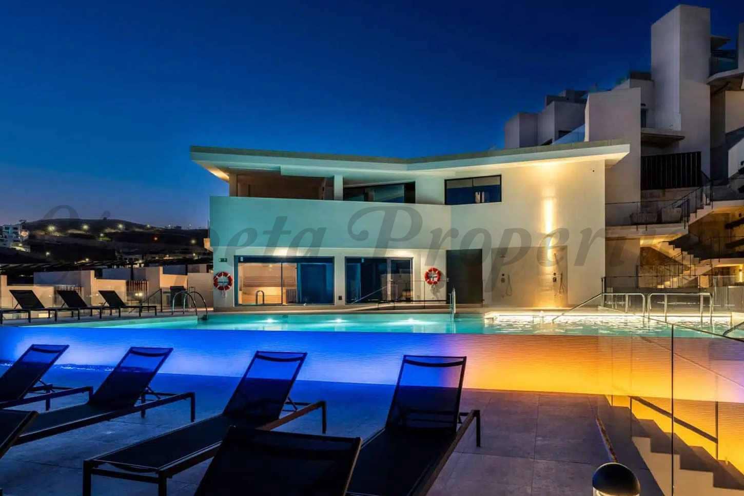 3 soveværelse Villa til salg i Torrox-Costa med swimmingpool garage - € 595.000 (Ref: 9103156)