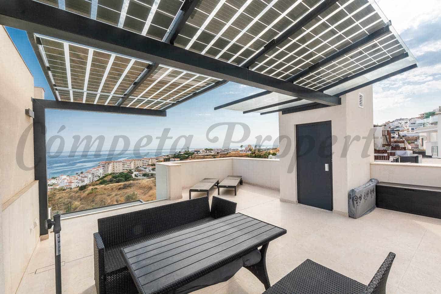 3 soveværelse Villa til salg i Torrox-Costa med swimmingpool garage - € 595.000 (Ref: 9103156)