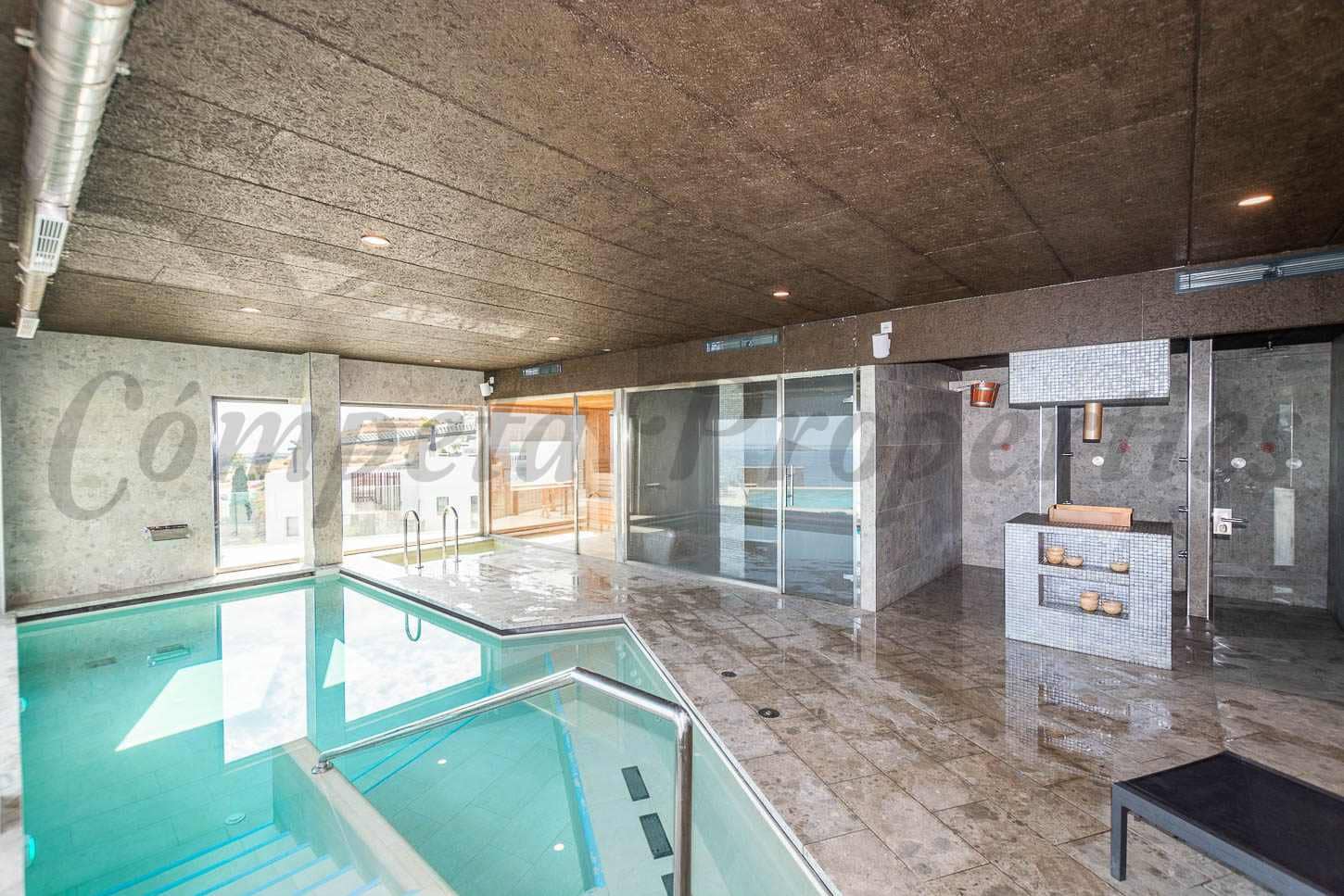 3 soveværelse Villa til salg i Torrox-Costa med swimmingpool garage - € 595.000 (Ref: 9103156)