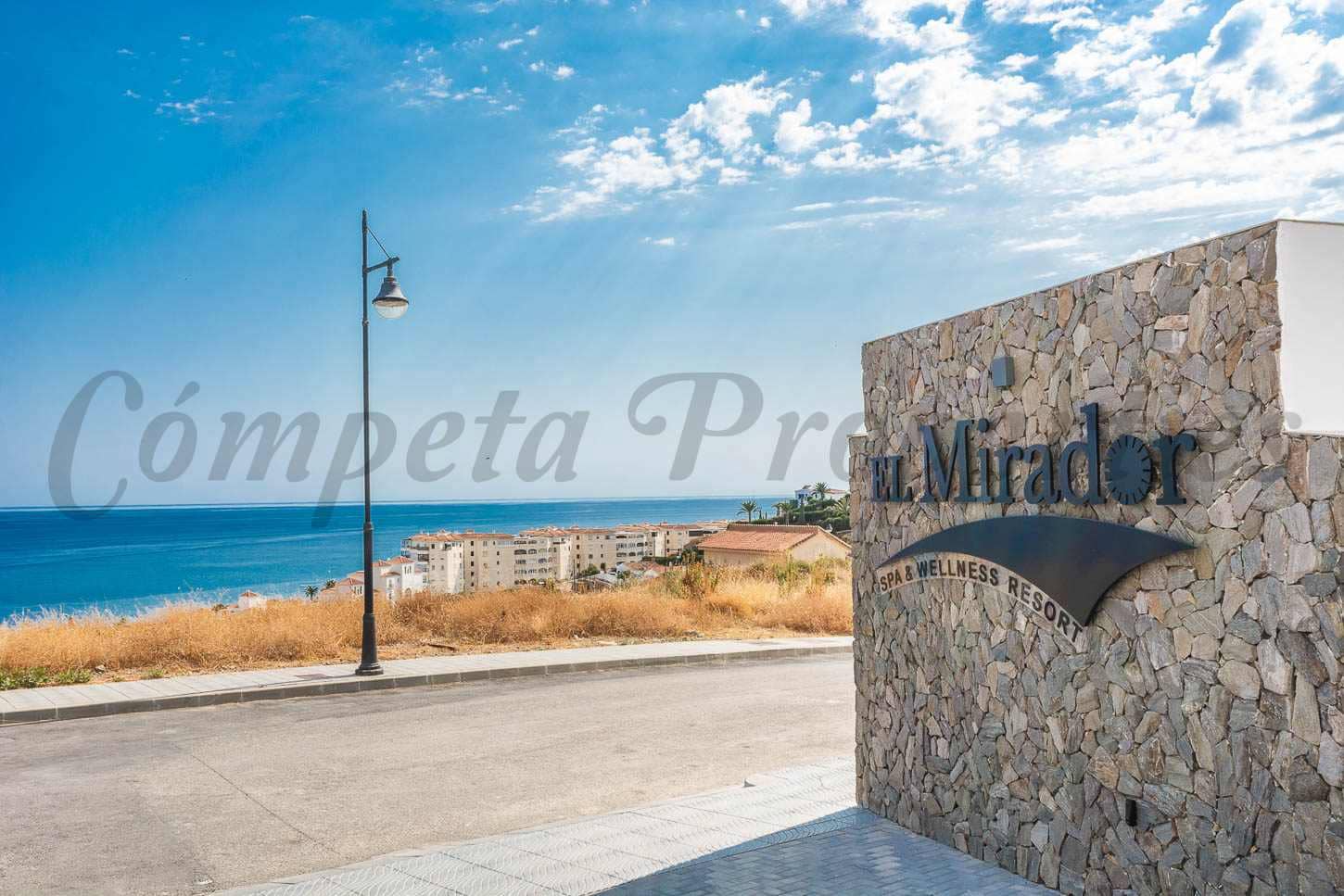 3 soveværelse Villa til salg i Torrox-Costa med swimmingpool garage - € 595.000 (Ref: 9103156)