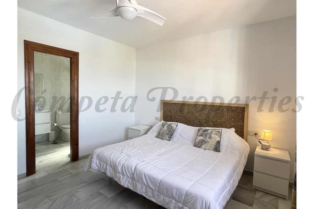 2 bedroom Villa for sale in Nerja with pool - € 650,000 (Ref: 9103869)