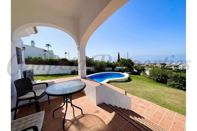 2 bedroom Villa for sale in Nerja with pool - € 650,000 (Ref: 9103869)