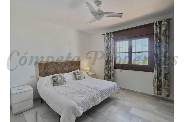 2 bedroom Villa for sale in Nerja with pool - € 650,000 (Ref: 9103869)