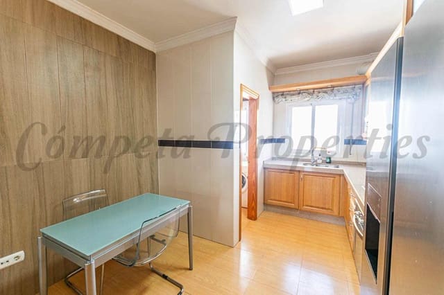 3 sovrum Lägenhet till salu i Sayalonga - 262 500 € (Ref: 9109152)