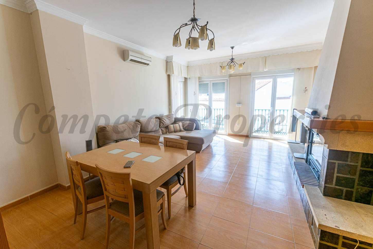 3 soveværelse Lejlighed til salg i Sayalonga - € 262.500 (Ref: 9109152)