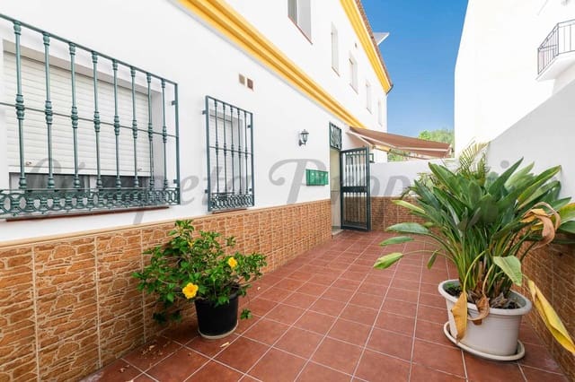 3 sovrum Lägenhet till salu i Sayalonga - 262 500 € (Ref: 9109152)