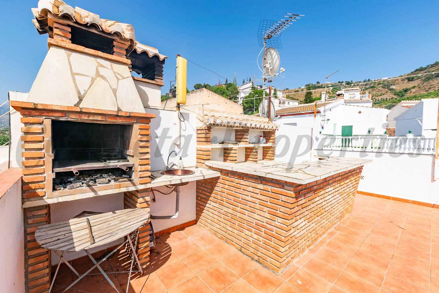 3 soveværelse Lejlighed til salg i Sayalonga - € 262.500 (Ref: 9109152)