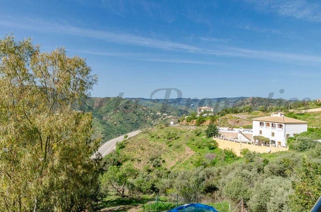 5 makuuhuone Huvila myytävänä paikassa Comares mukana 
autotalli - 249 000 € (Ref: 9113476)