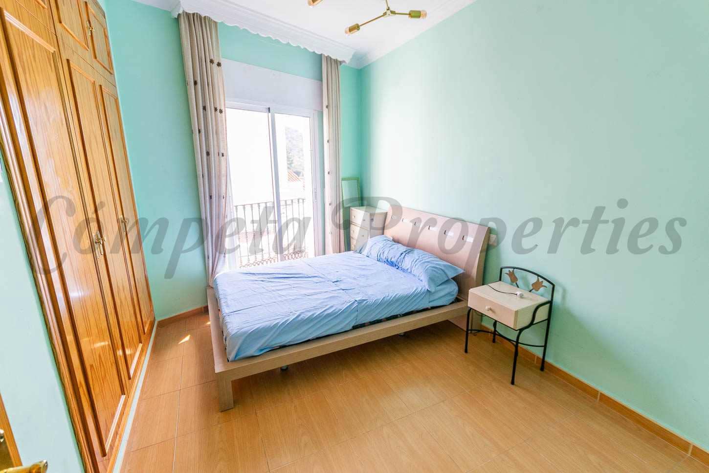 3 soveværelse Lejlighed til leje i Sayalonga med swimmingpool - € 1.000 (Ref: 9115532)