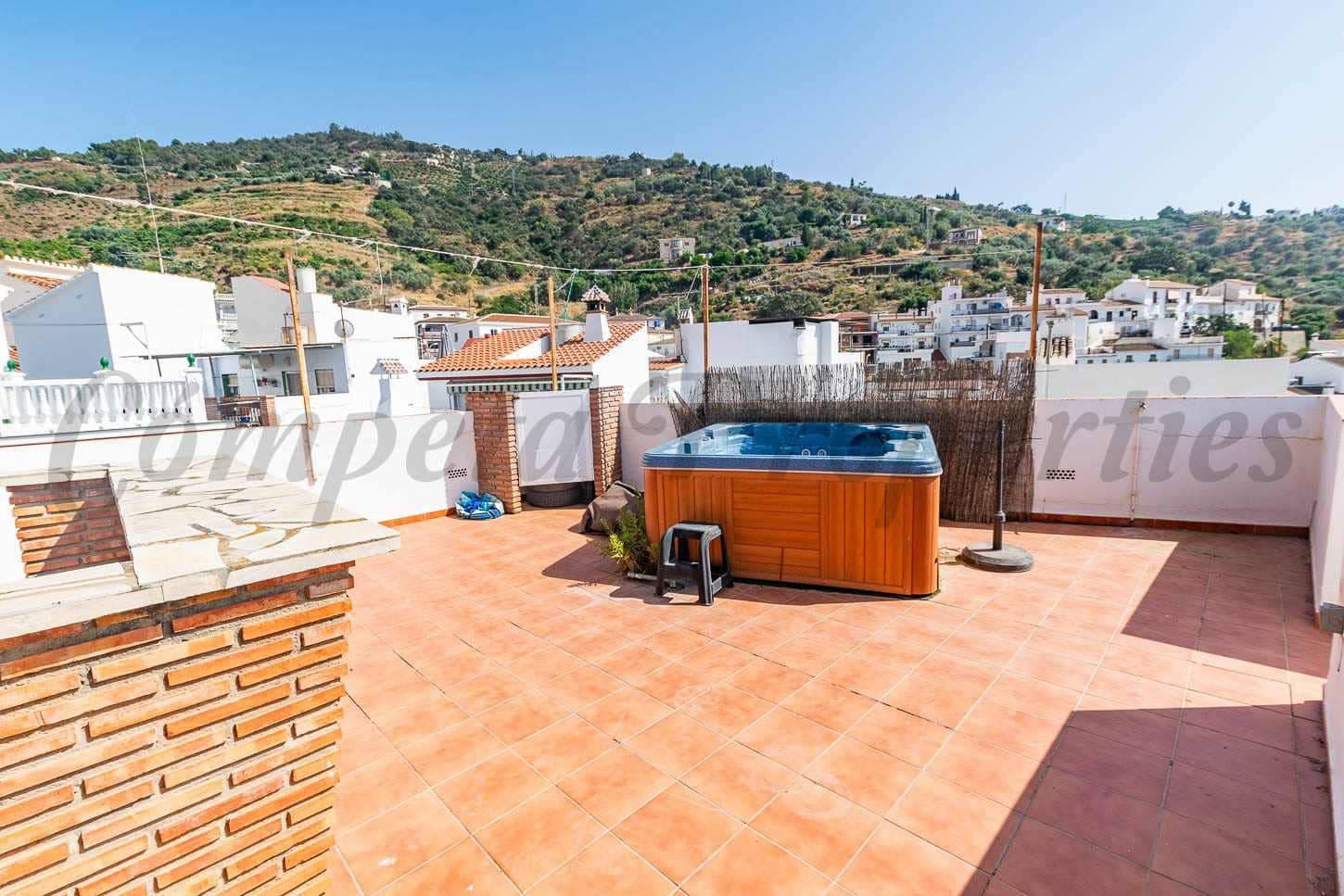 3 soveværelse Lejlighed til leje i Sayalonga med swimmingpool - € 1.000 (Ref: 9115532)