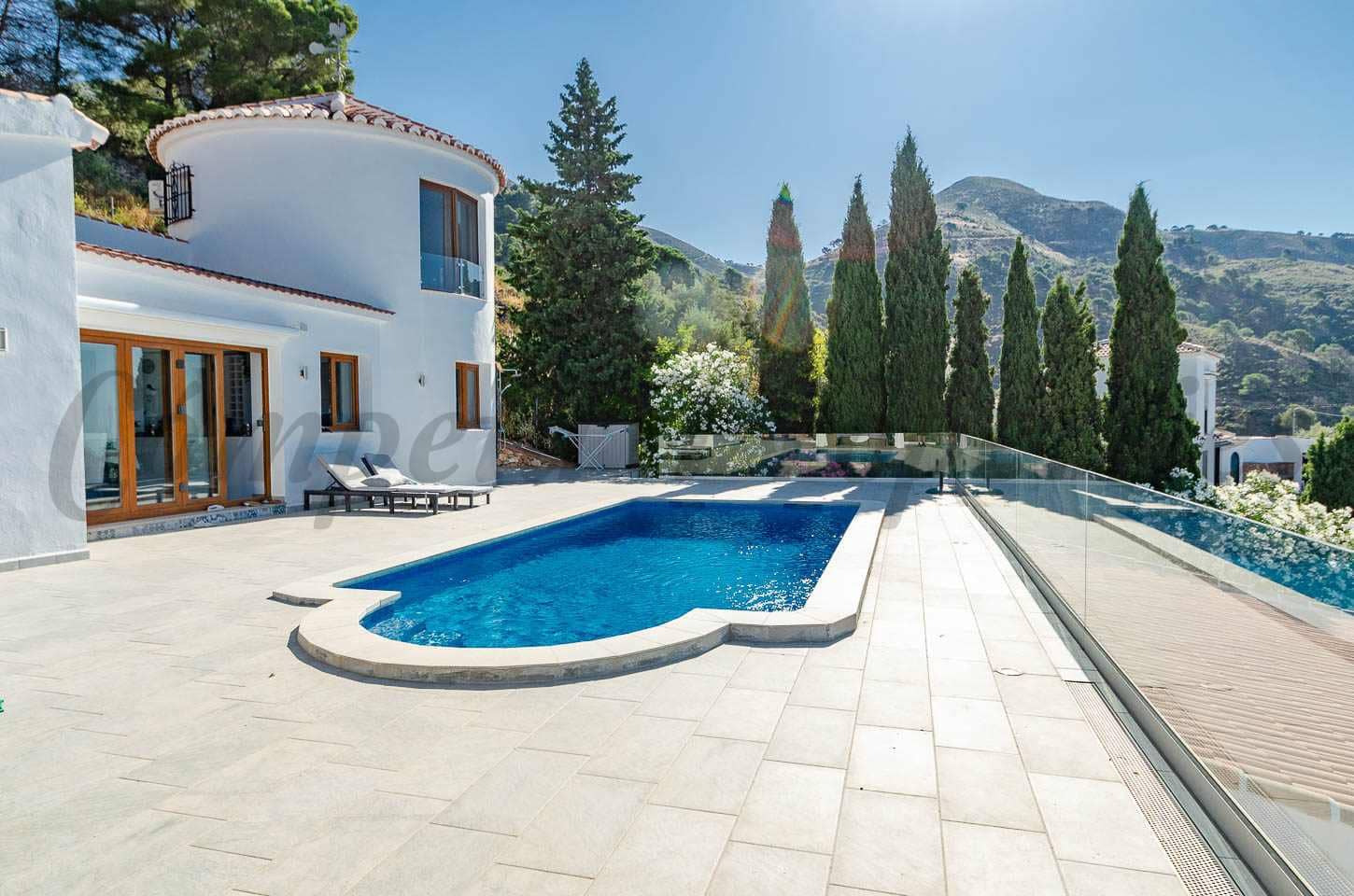 5 bedroom Villa for sale in Competa with pool - € 695,000 (Ref: 9123795)