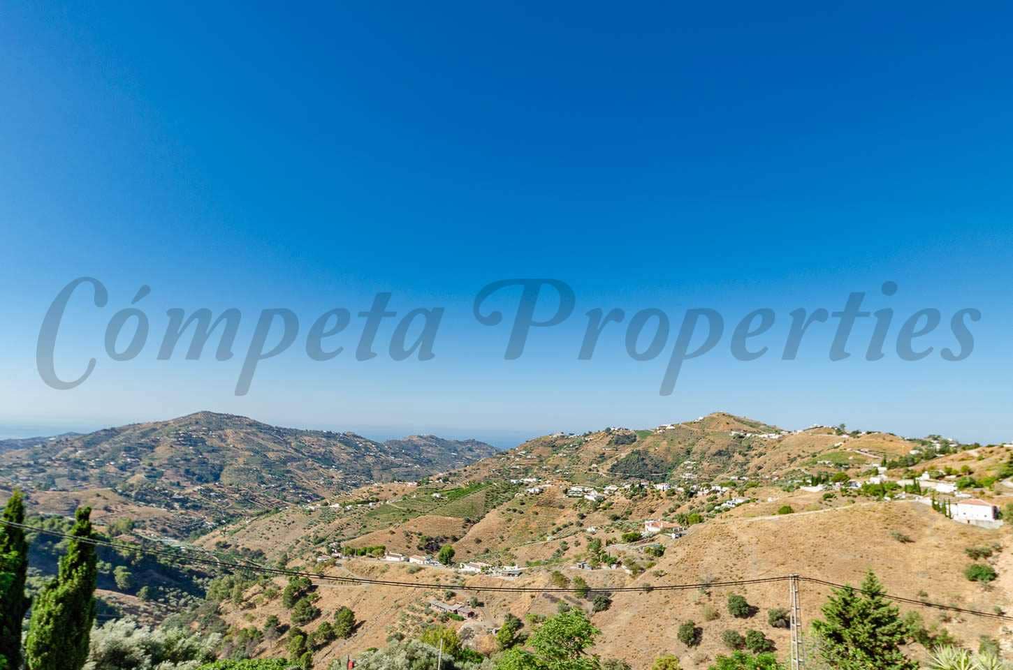 5 bedroom Villa for sale in Competa with pool - € 695,000 (Ref: 9123795)