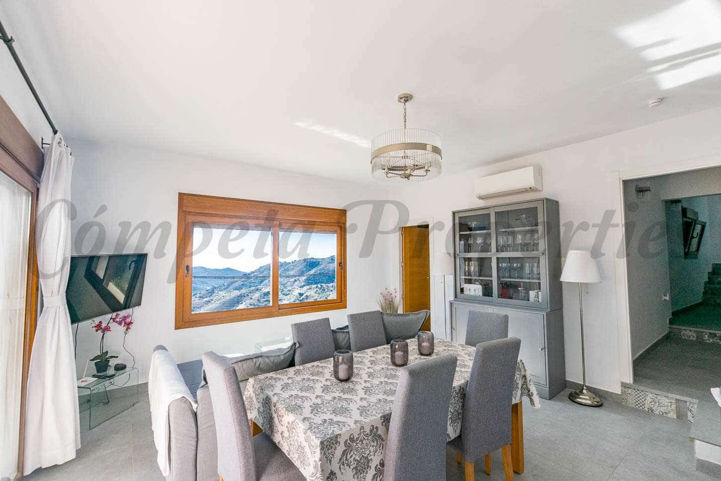 5 bedroom Villa for sale in Competa with pool - € 695,000 (Ref: 9123795)