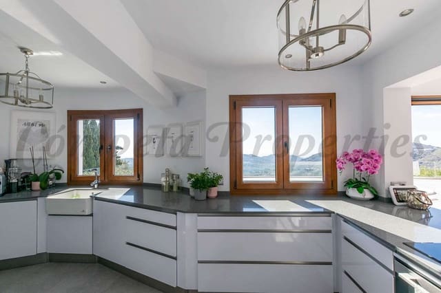 5 bedroom Villa for sale in Cómpeta with pool - € 695,000 (Ref: 9123795)