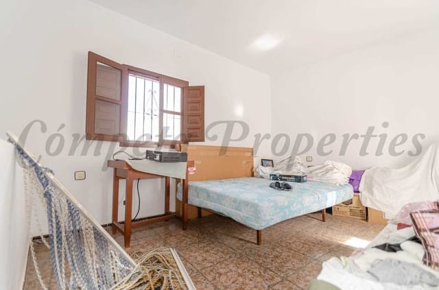 4 soveværelse Byhus til salg i Sayalonga - € 139.000 (Ref: 9127222)