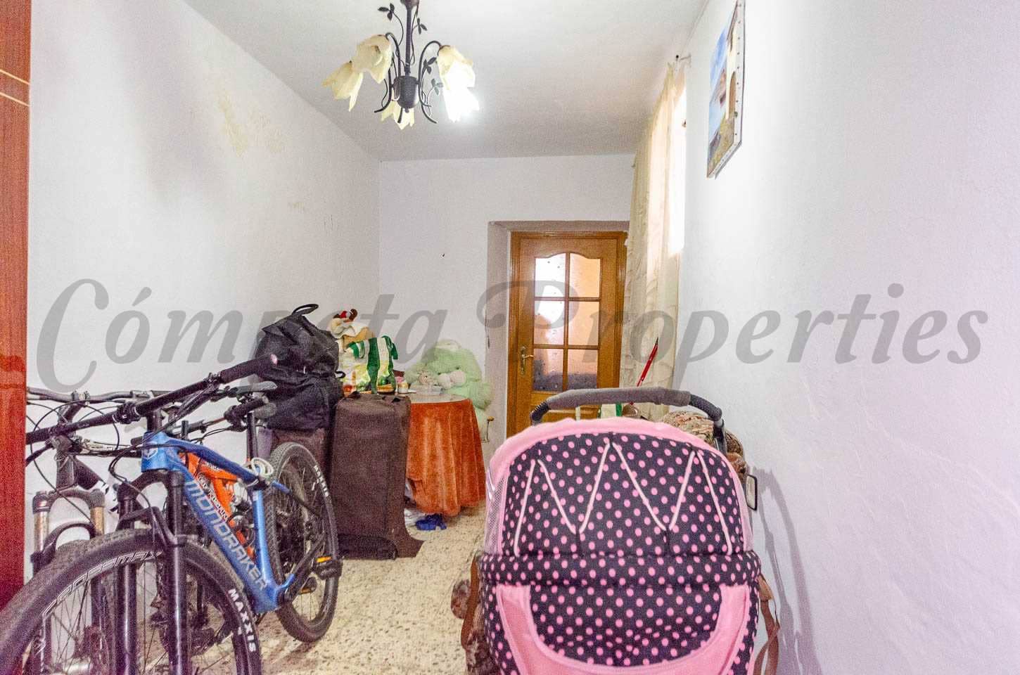 4 soveværelse Byhus til salg i Sayalonga - € 139.000 (Ref: 9127222)