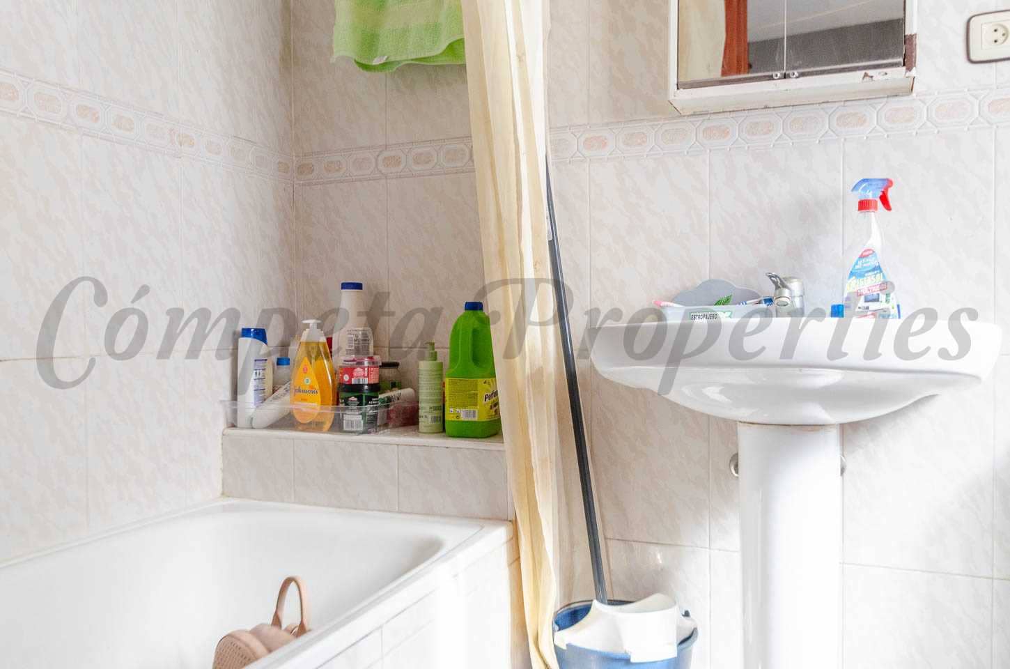 4 soveværelse Byhus til salg i Sayalonga - € 139.000 (Ref: 9127222)