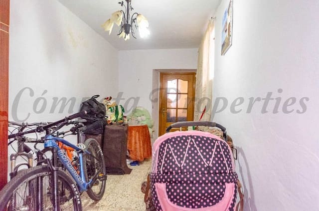 4 soveværelse Byhus til salg i Sayalonga - € 139.000 (Ref: 9127222)