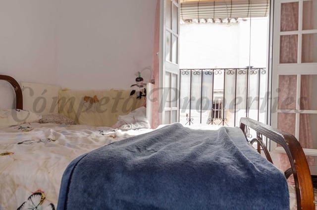 4 soveværelse Byhus til salg i Sayalonga - € 139.000 (Ref: 9127222)