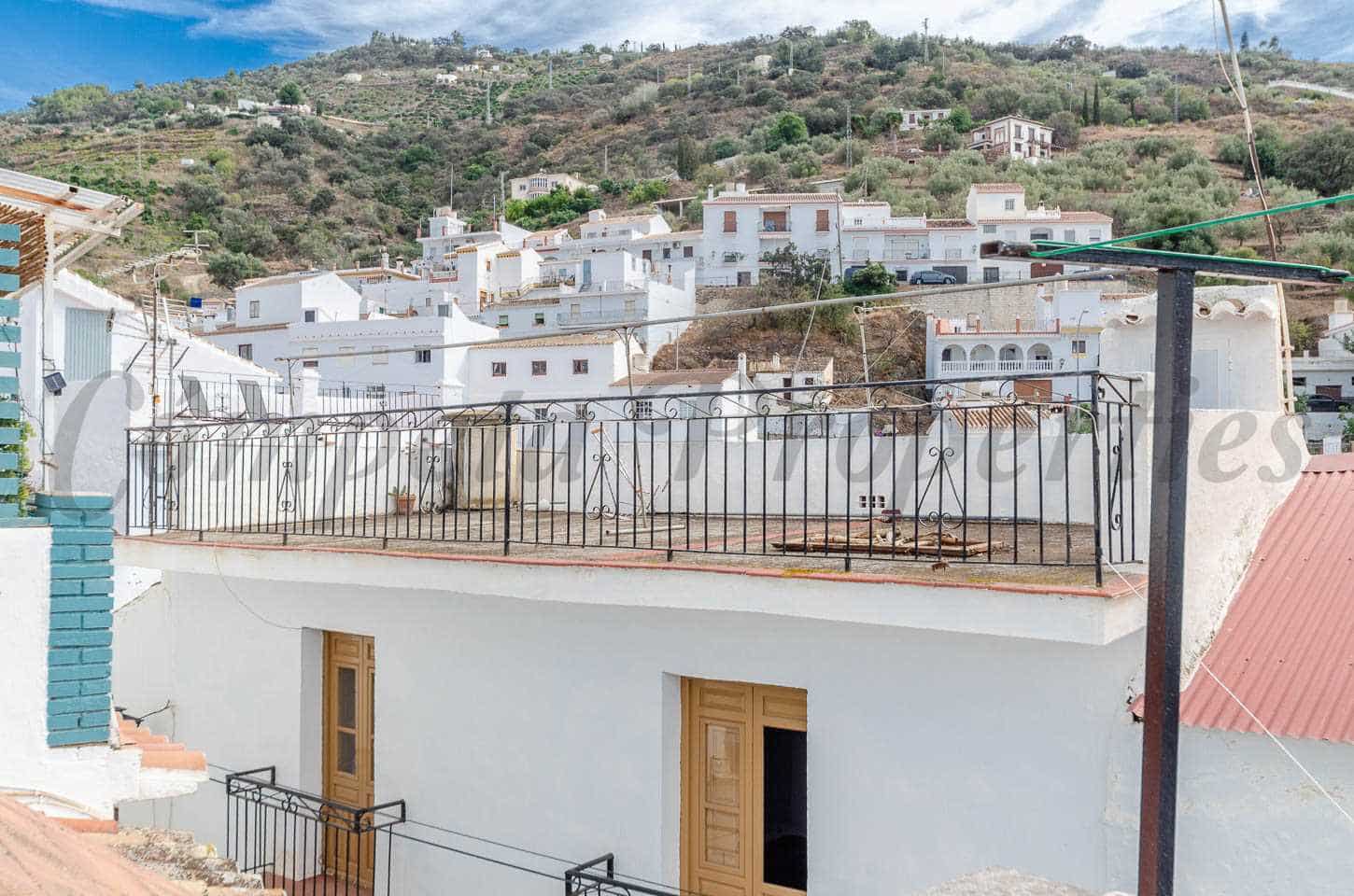 4 soveværelse Byhus til salg i Sayalonga - € 139.000 (Ref: 9127222)