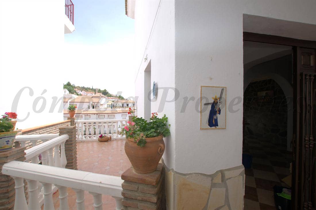 3 soveværelse Lejlighed til leje i Competa - € 815 (Ref: 9131655)