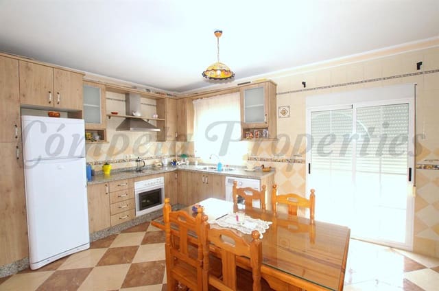 3 soveværelse Lejlighed til leje i Cómpeta - € 815 (Ref: 9131655)