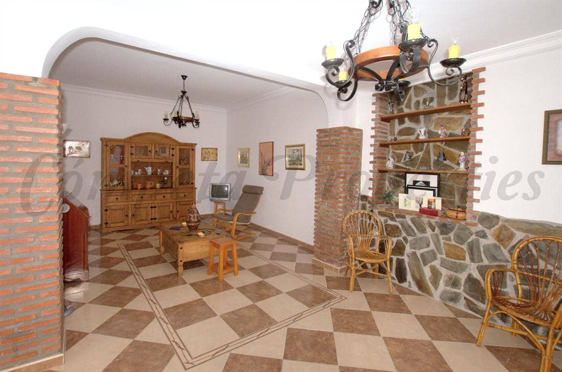 3 soveværelse Lejlighed til leje i Competa - € 815 (Ref: 9131655)