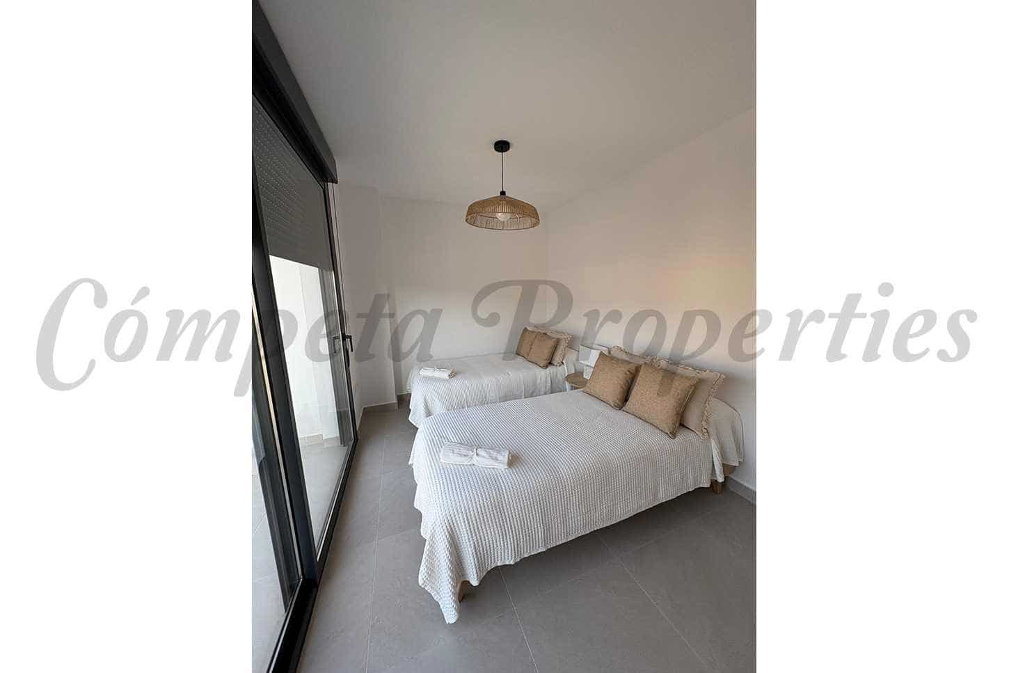 3 soveværelse Lejlighed til leje i Torrox-Costa med swimmingpool garage - € 1.500 (Ref: 9137423)