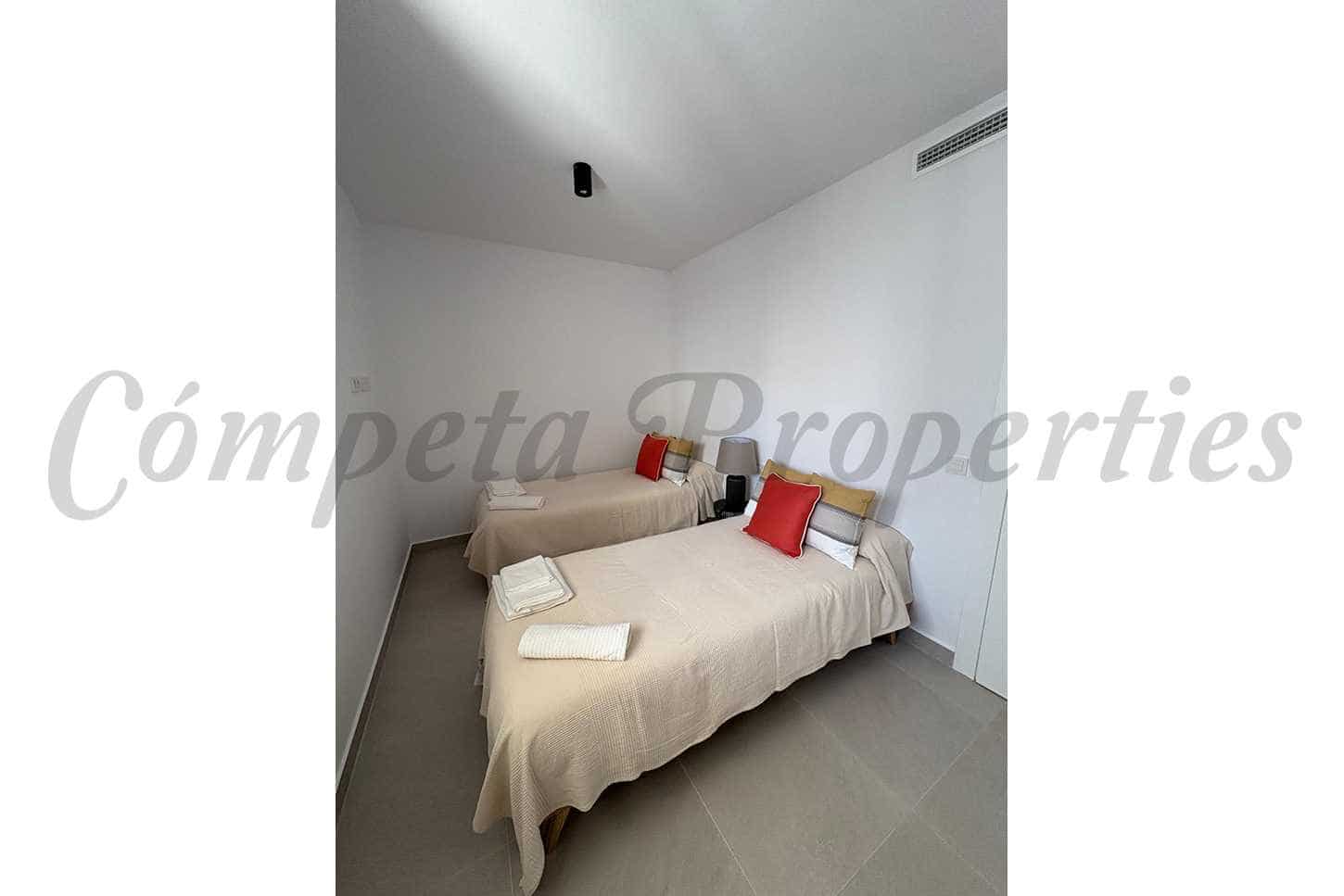 3 soveværelse Lejlighed til leje i Torrox-Costa med swimmingpool garage - € 1.500 (Ref: 9137423)