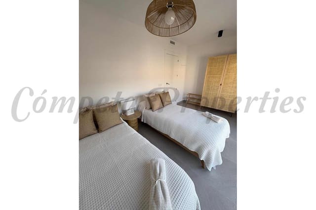 3 bedroom Apartment for rent in Torrox-Costa, Torrox with pool garage - € 1,500 (Ref: 9137423)