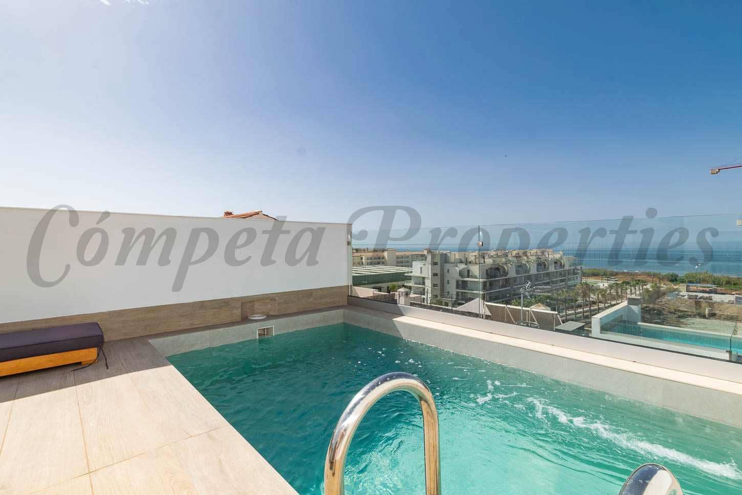 3 soveværelse Lejlighed til leje i Torrox-Costa med swimmingpool garage - € 1.500 (Ref: 9137423)